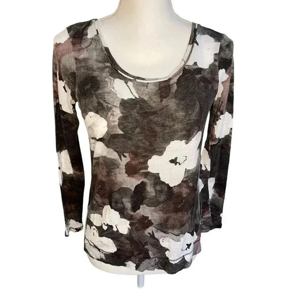 Simply Vera Vera Wang Tops - Simply Vera Vera Wang‎ Petite Small Floral Watercolor Print Long Sleeved Top
